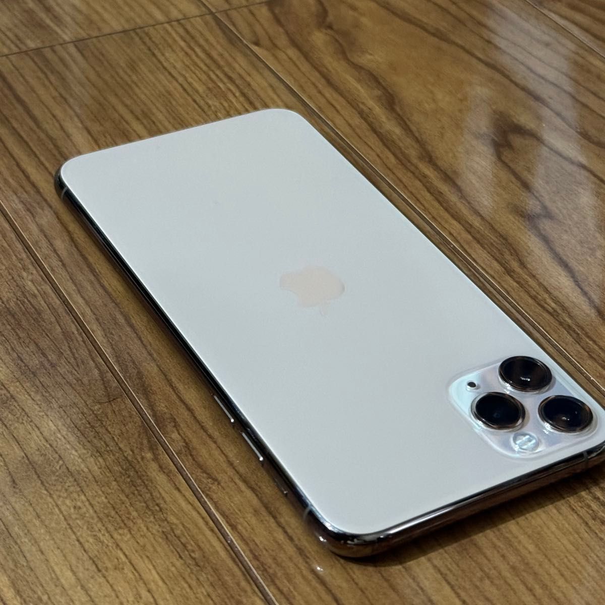 iPhone 11 pro max 256gb ゴールド SIMフリー バッテリー86 iPhone 11 pro max 256gb ゴールド SIMフリー バッテリー86