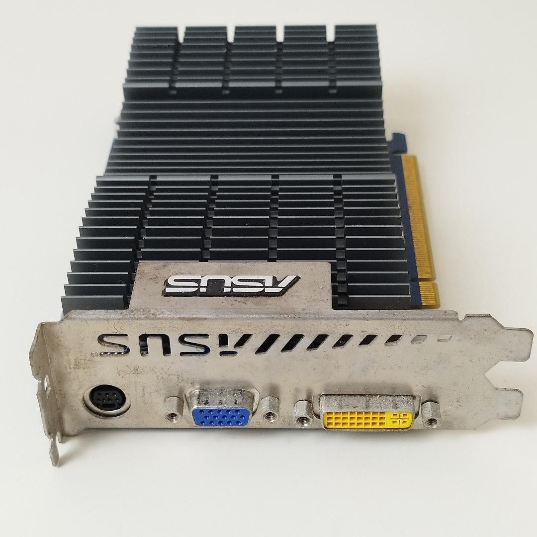 ジャンク マザーボード2枚とCPU グラボ5枚セットP8B75-M i3 2105 ジャンク マザーボード2枚とCPU グラボ5枚セットP8B75-M i3 2105