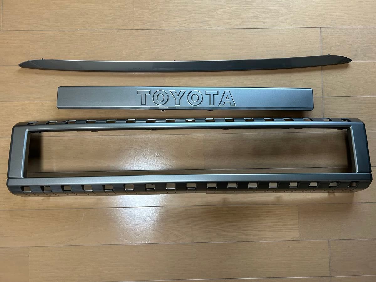 ランドクルーザー250 VX グリル ボンネットモール バックドア ランドクルーザー250 VX グリル ボンネットモール バックドア