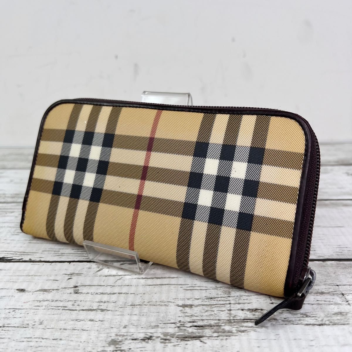Burberry バーバリー ノバチェック ラウンドファスナー 長財布 Burberry バーバリー ノバチェック ラウンドファスナー 長財布