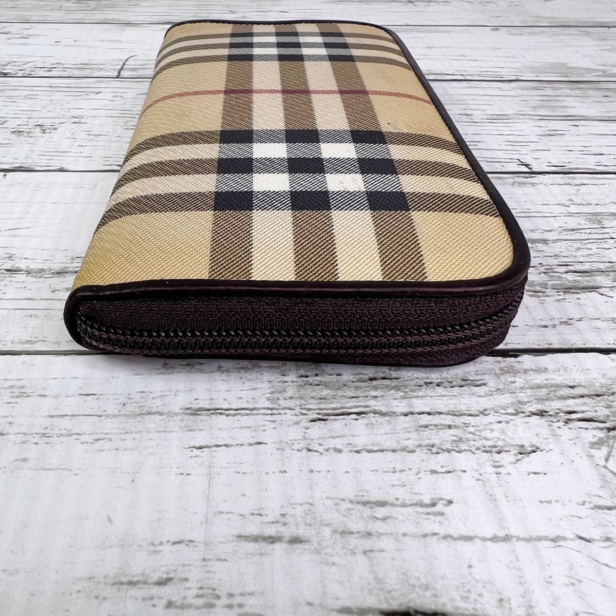 Burberry バーバリー ノバチェック ラウンドファスナー 長財布 Burberry バーバリー ノバチェック ラウンドファスナー 長財布