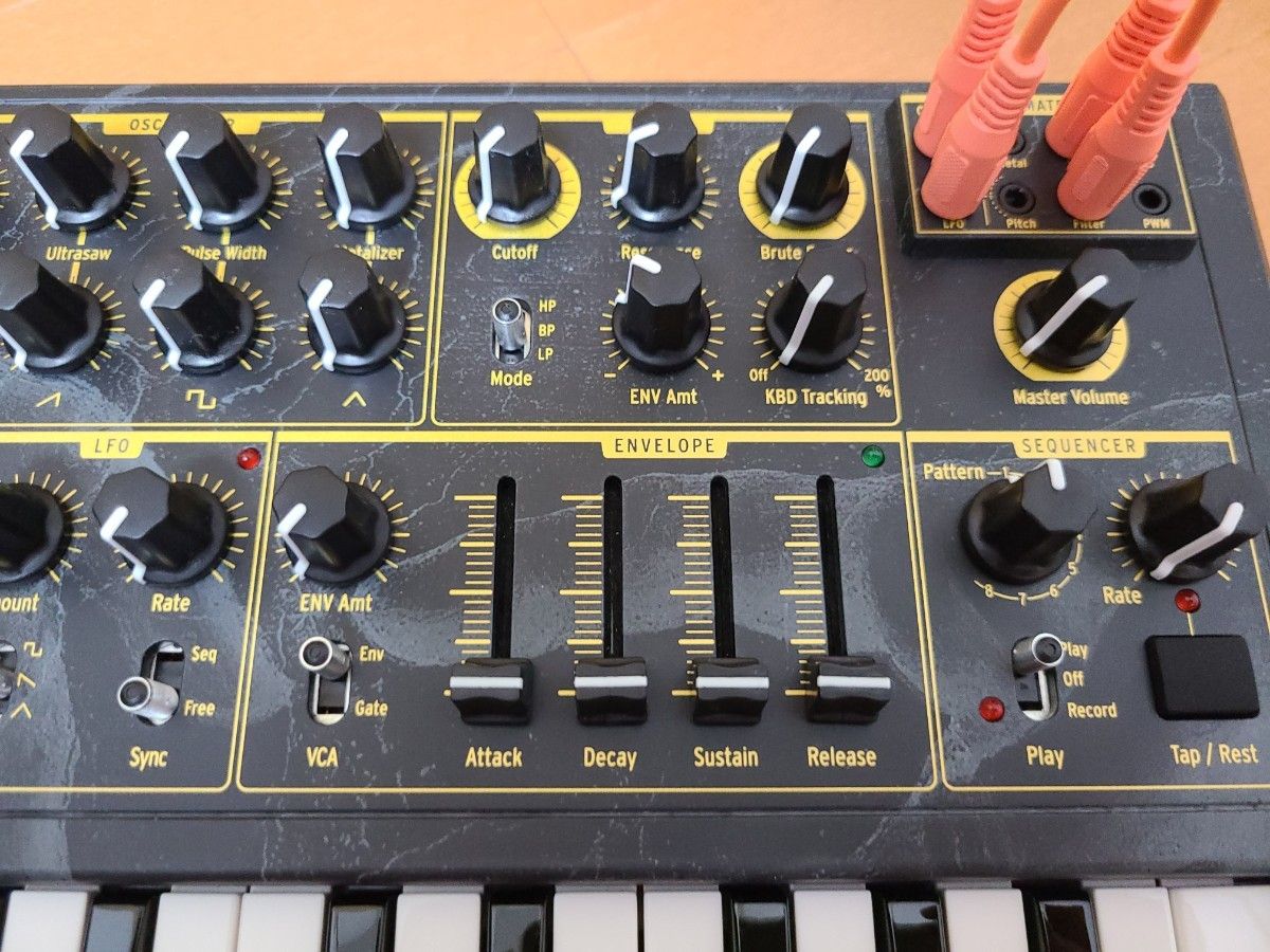 ARTURIA MICROBRUTE creation (数量限定モデル)|Yahoo!フリマ ARTURIA MICROBRUTE creation (数量限定モデル)|Yahoo!フリマ