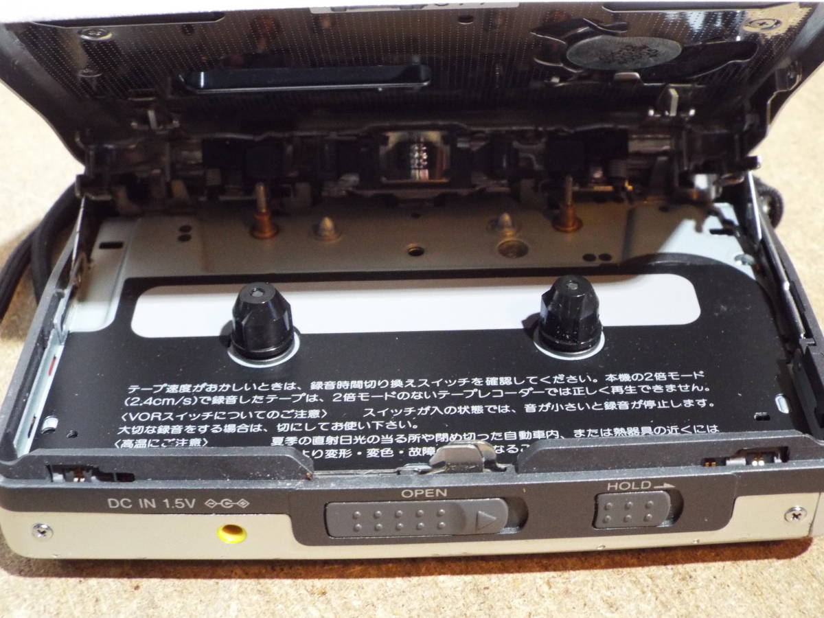 ソニー TCS-100 ポータブルカセットテープレコーダー SONY