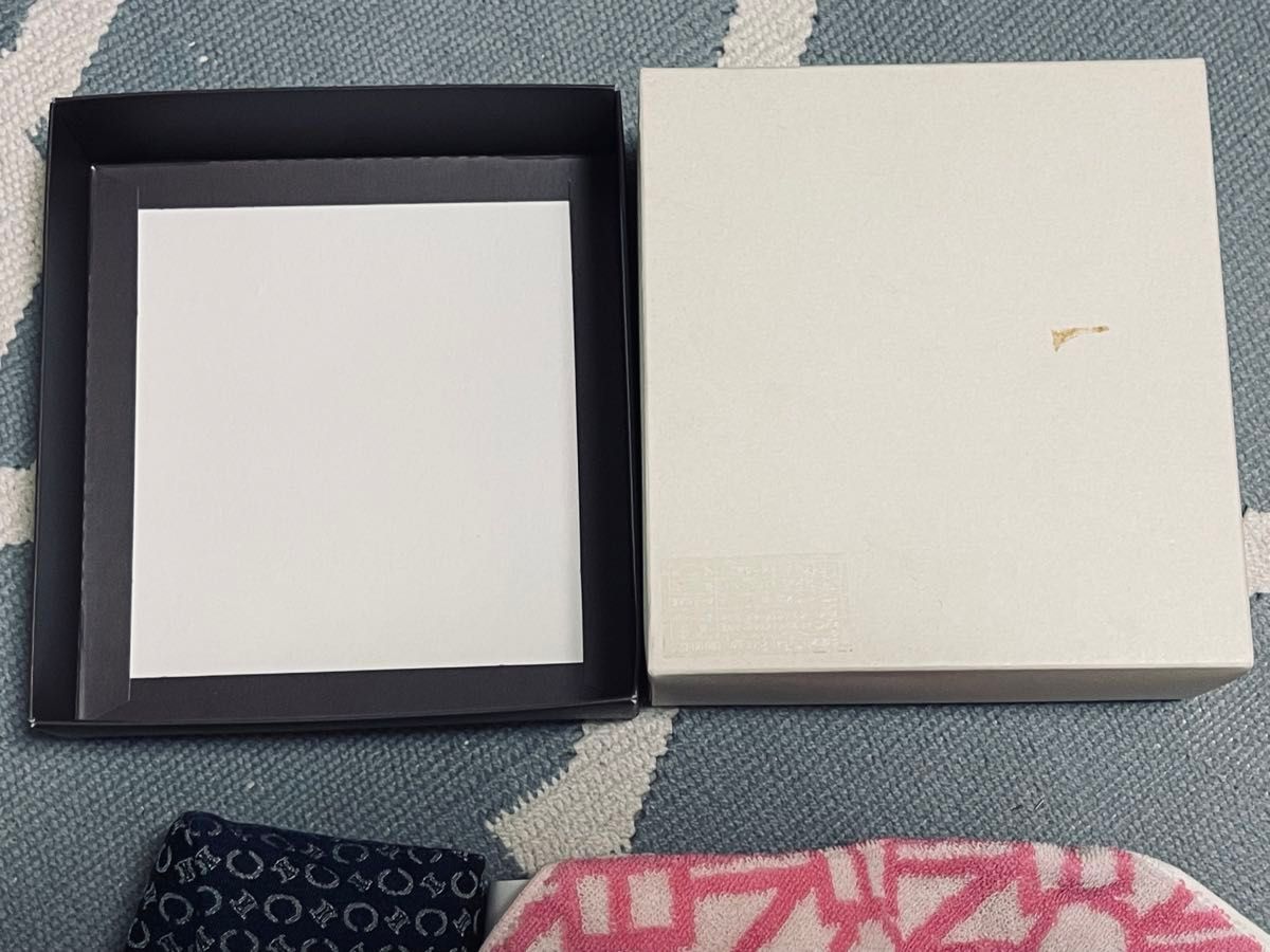 新品 未使用 箱付き セリーヌ ポーチ ハンカチ セット CELINE 新品 未使用 箱付き セリーヌ ポーチ ハンカチ セット CELINE