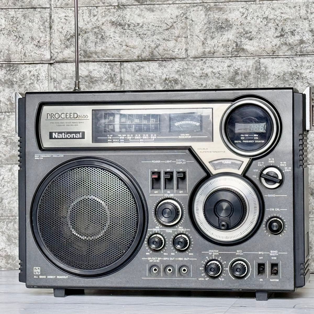 Panasonic 【RF-2600】【奇跡の逸品】北美州仕様 6バンドラジオ Panasonic 【RF-2600】【奇跡の逸品】北美州仕様 6バンドラジオ