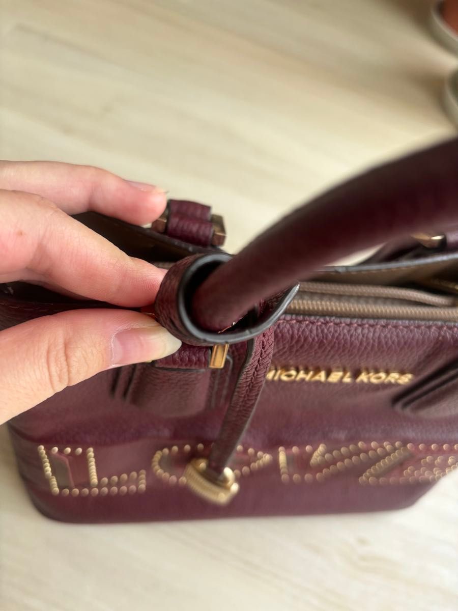 MICHAEL KORS バーガンディショルダーバッグ ショルダーバッグ MICHAEL KORS バーガンディショルダーバッグ ショルダーバッグ