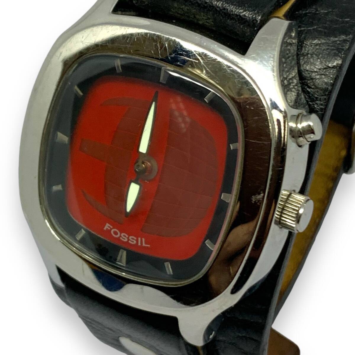 □ FOSSIL フォッシル BIG TIC RED JR-8292 腕時計 JR-8292 □ FOSSIL フォッシル BIG TIC RED JR-8292 腕時計 JR-8292