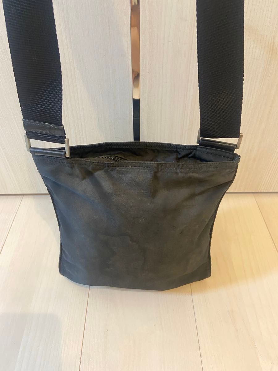 PRADA ショルダーバッグ ナイロン レザー 三角ロゴプレート 黒 PRADA ショルダーバッグ ナイロン レザー 三角ロゴプレート 黒