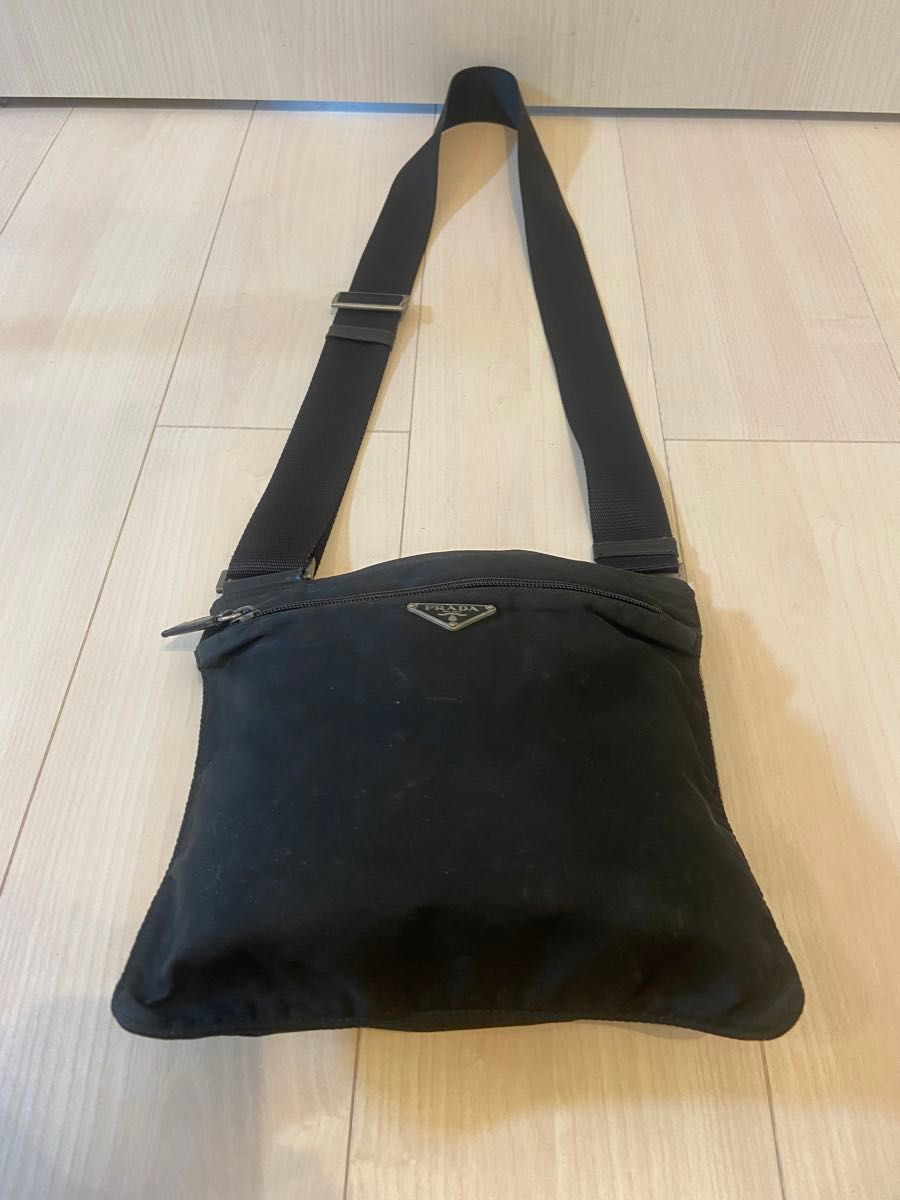 良品✨プラダ ショルダーバッグ ナイロン レザー 三角プレート 良品✨プラダ ショルダーバッグ ナイロン レザー 三角プレート