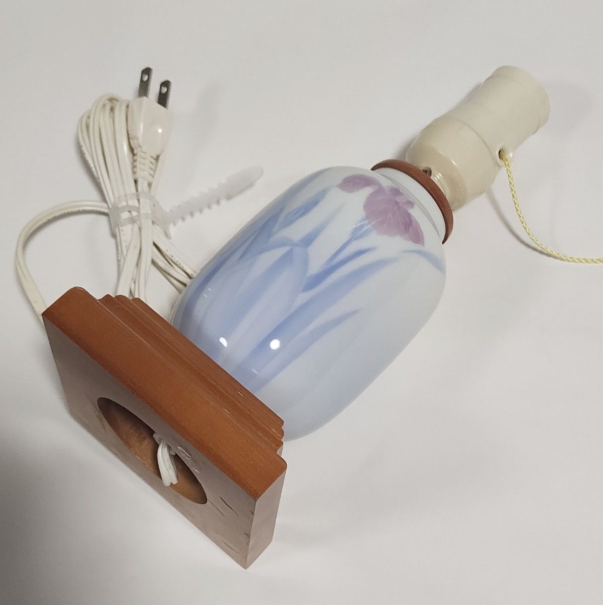 稀少 未使用品 深川製磁 電気スタンド 宮内庁御用達 有田焼窯元 稀少 未使用品 深川製磁 電気スタンド 宮内庁御用達 有田焼窯元