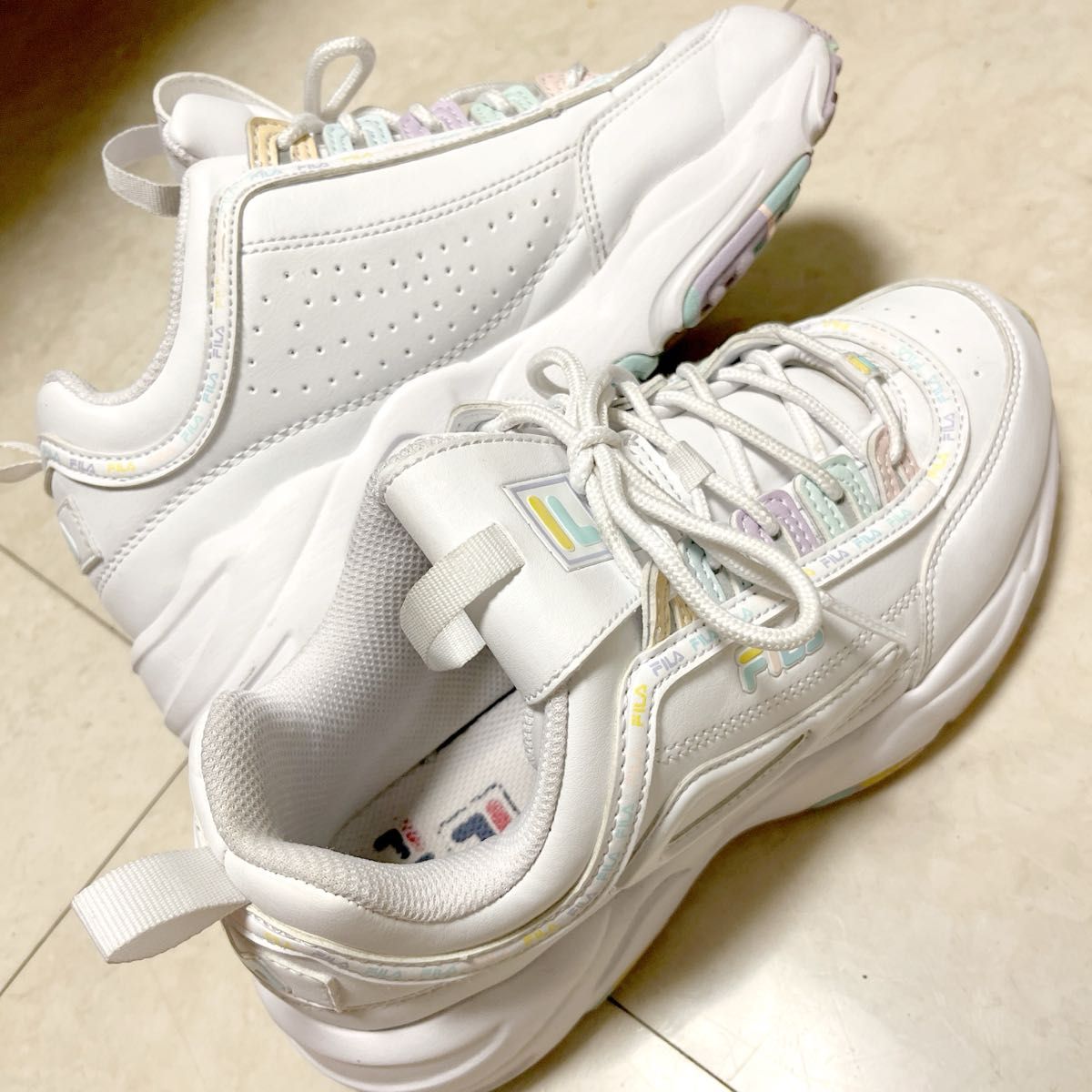 FILA フィラ 厚底スニーカー カラフル ホワイト 24cm|Yahoo FILA フィラ 厚底スニーカー カラフル ホワイト 24cm|Yahoo