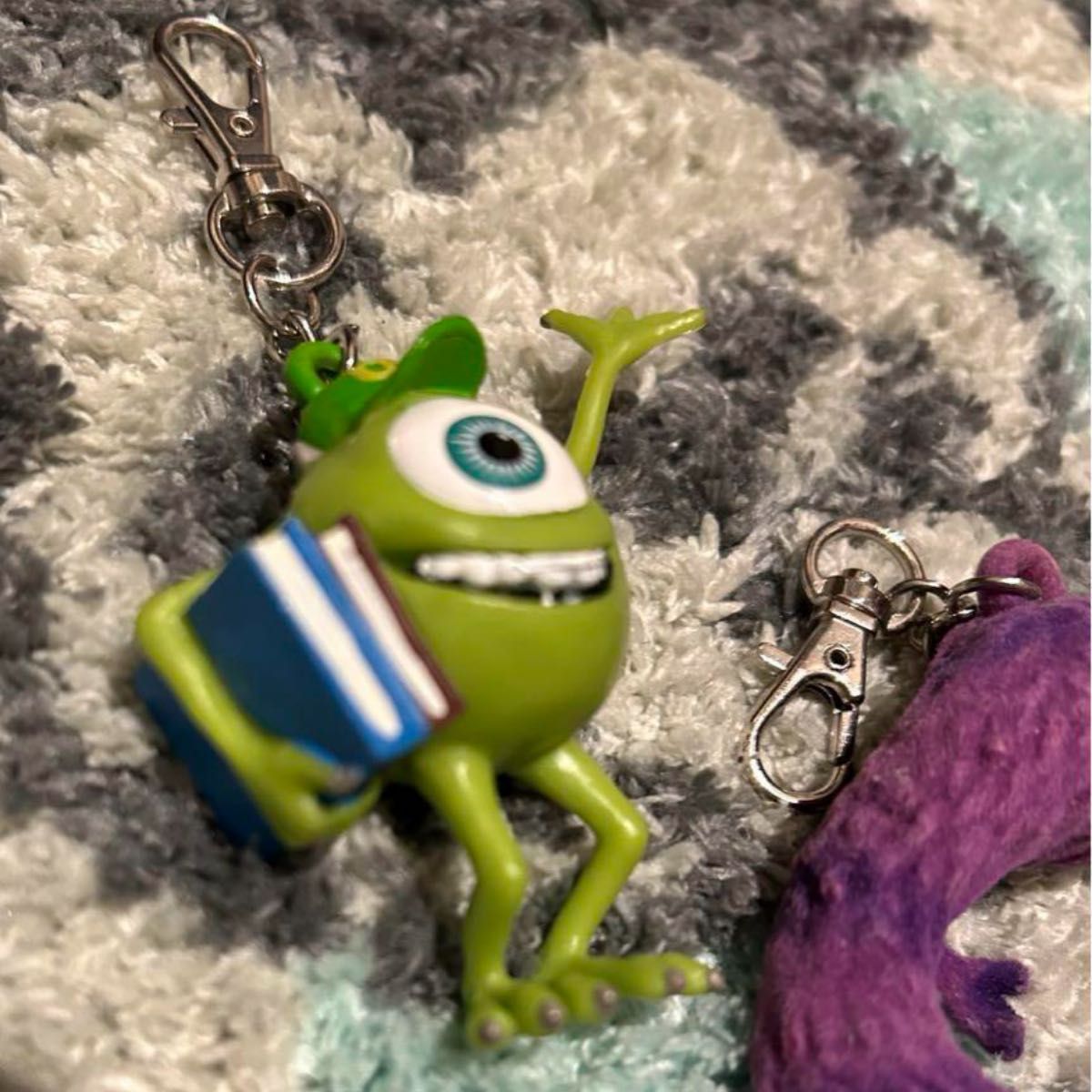 モンスターズ・インク Fun Time キーホルダー モンスターズインク キーホルダー ディズニー - メルカリ