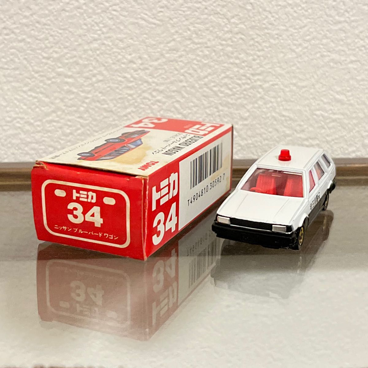 トミカ 日本製 赤箱 34 ニッサン ブルーバード ワゴン パトカー トミカ 日本製 赤箱 34 ニッサン ブルーバード ワゴン パトカー