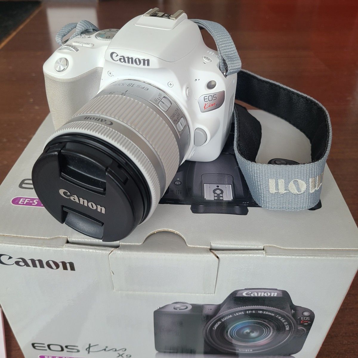 Canon EOS Kiss X9 ホワイト白 希少 デジタル 一眼レフカメラ Canon EOS Kiss X9 ホワイト白 希少 デジタル 一眼レフカメラ