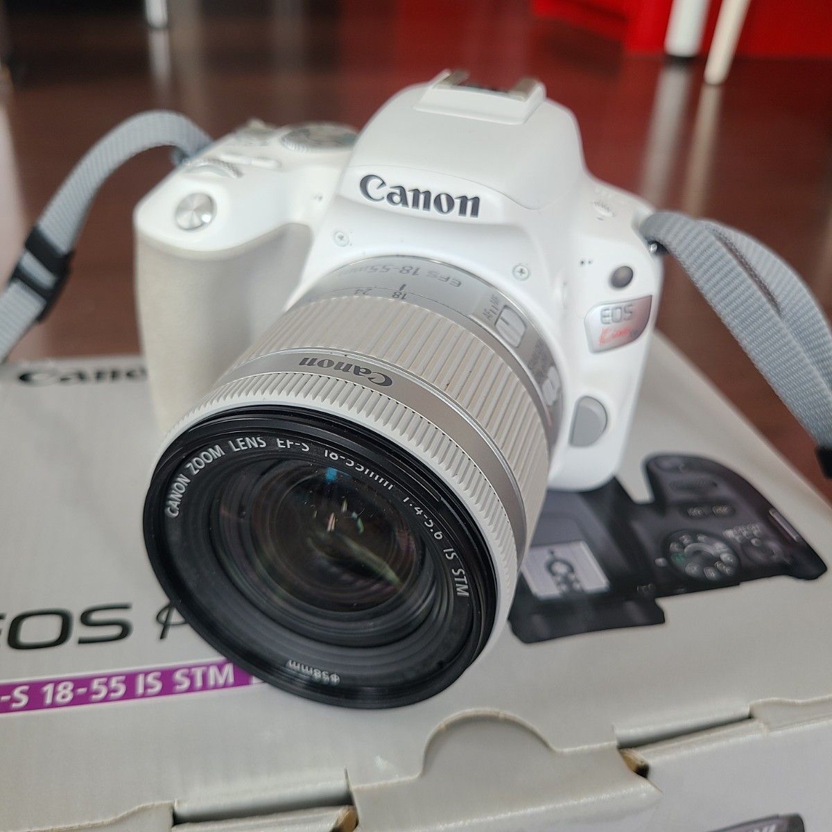 Canon EOS Kiss X9 ホワイト白 希少 デジタル 一眼レフカメラ Canon EOS Kiss X9 ホワイト白 希少 デジタル 一眼レフカメラ
