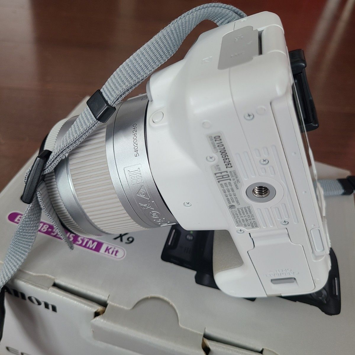 Canon EOS Kiss X9 ホワイト白 希少 デジタル 一眼レフカメラ Canon EOS Kiss X9 ホワイト白 希少 デジタル 一眼レフカメラ