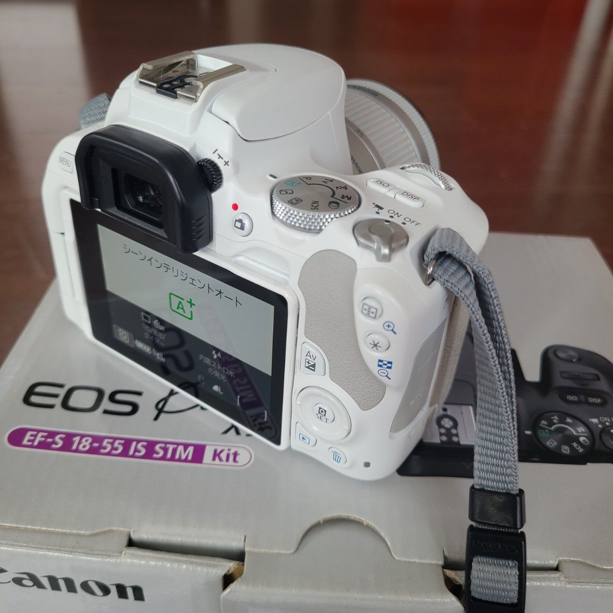 Canon EOS Kiss X9 ホワイト白 希少 デジタル 一眼レフカメラ Canon EOS Kiss X9 ホワイト白 希少 デジタル 一眼レフカメラ