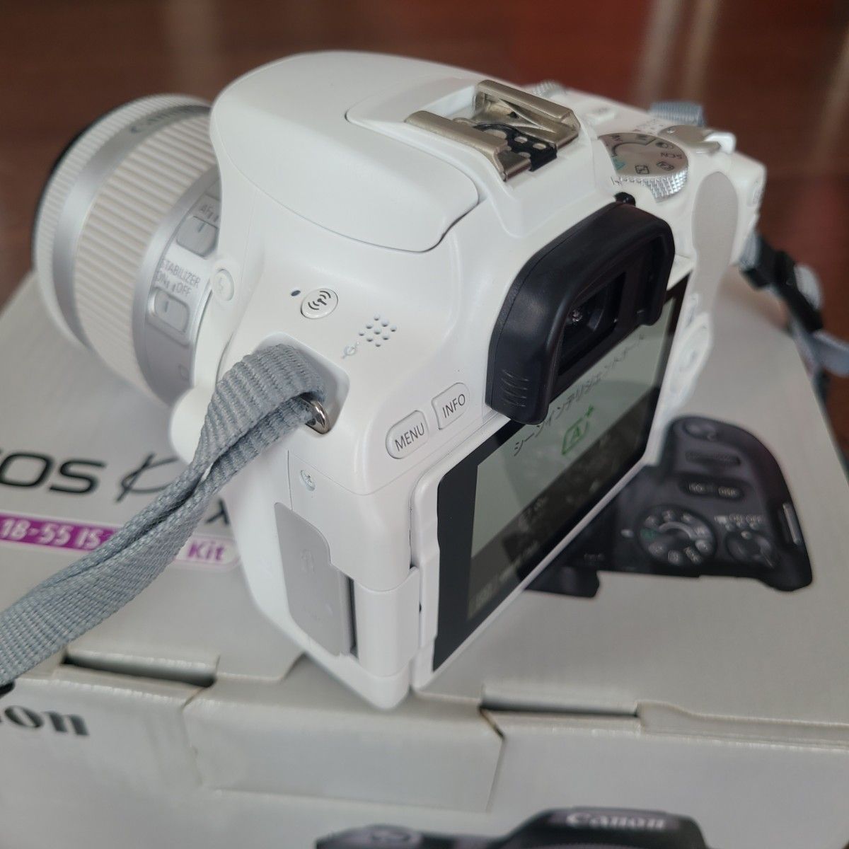 Canon EOS Kiss X9 ホワイト白 希少 デジタル 一眼レフカメラ Canon EOS Kiss X9 ホワイト白 希少 デジタル 一眼レフカメラ