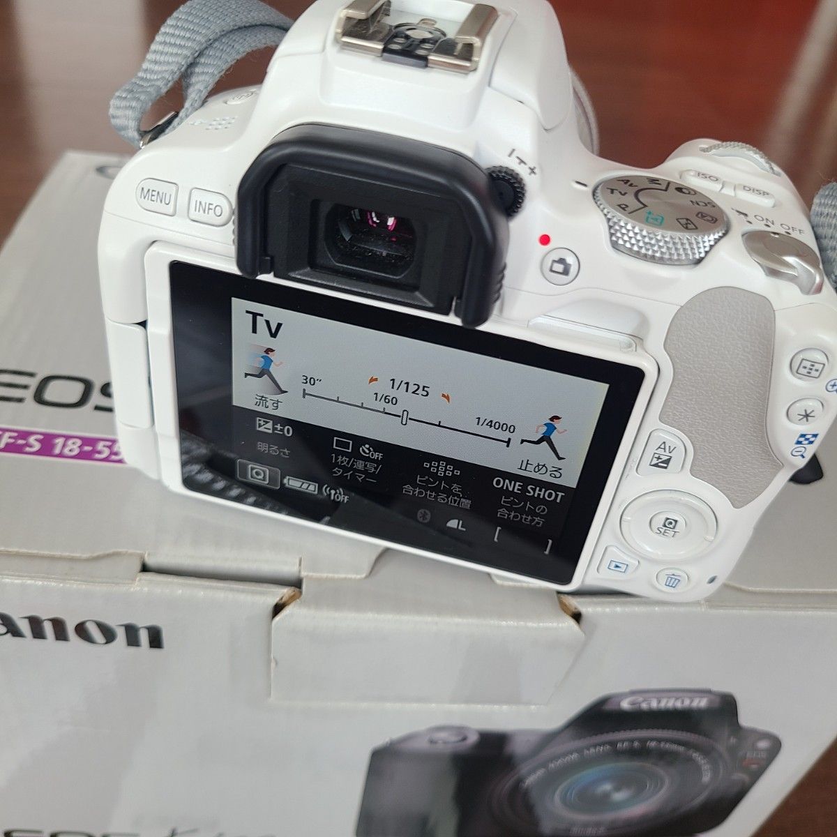 Canon EOS Kiss X9 ホワイト白 希少 デジタル 一眼レフカメラ Canon EOS Kiss X9 ホワイト白 希少 デジタル 一眼レフカメラ