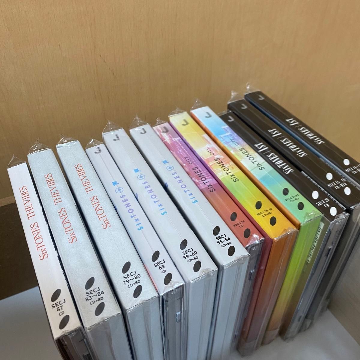 美品 】【初回購入時特典付き】SixTONES アルバム 全形態 まとめ 美品 】【初回購入時特典付き】SixTONES アルバム 全形態 まとめ