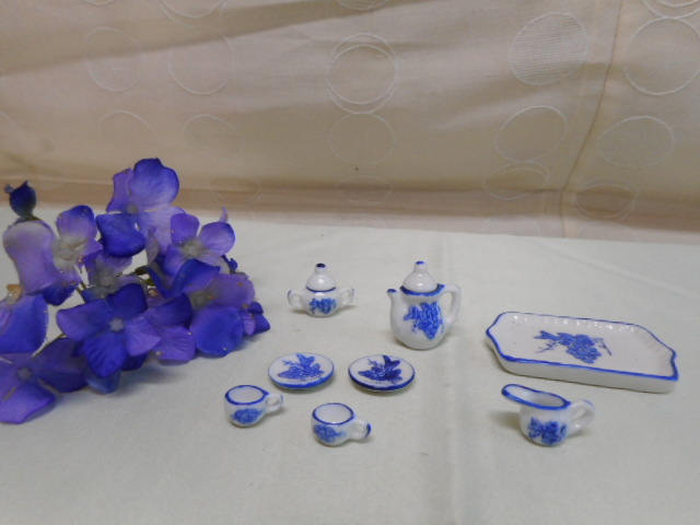 可愛いミニチュアティーセット　陶器　青色葡萄柄　小さな小さなお茶セット　ドールハウス　インテリア小物　中古品 _画像7