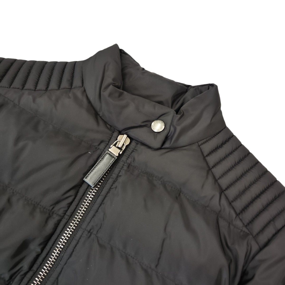 価格の相談OK】美品 PRADA プラダ ダウンジャケット 三角 価格の相談OK】美品 PRADA プラダ ダウンジャケット 三角