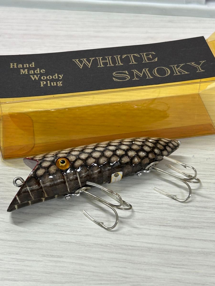 White smoky ホワイトスモーキー 蛇革ハンドメイドルアー 1998 White smoky ホワイトスモーキー 蛇革ハンドメイドルアー 1998