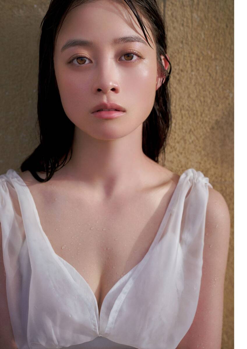 橋本環奈 写真集 カレイドスコープ ポスカ付 帯付(は行)|売買 橋本環奈 写真集 カレイドスコープ ポスカ付 帯付(は行)|売買