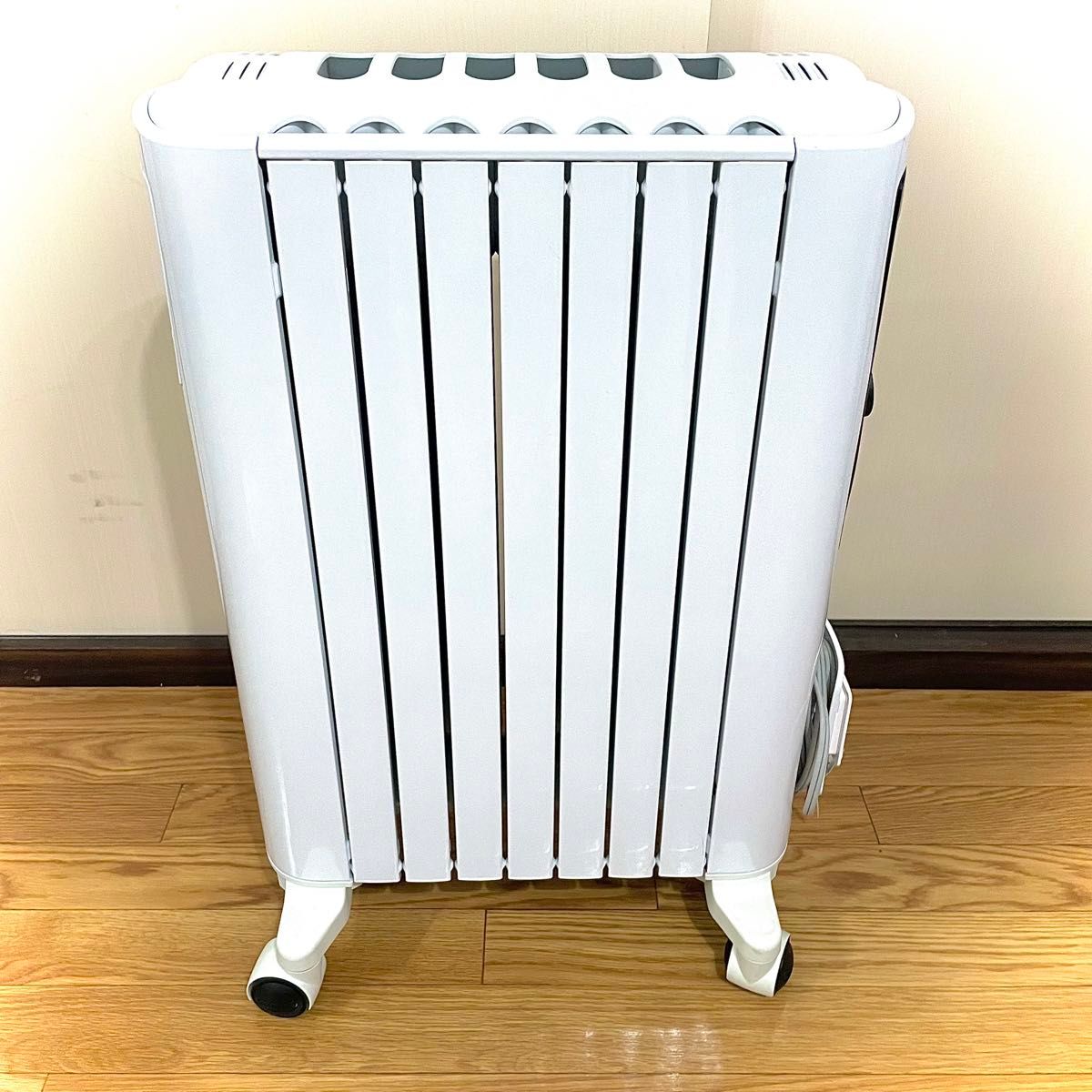 Amazon | デロンギ(DeLonghi) オイルヒーター ホワイト L字型 Amazon | デロンギ(DeLonghi) オイルヒーター ホワイト L字型