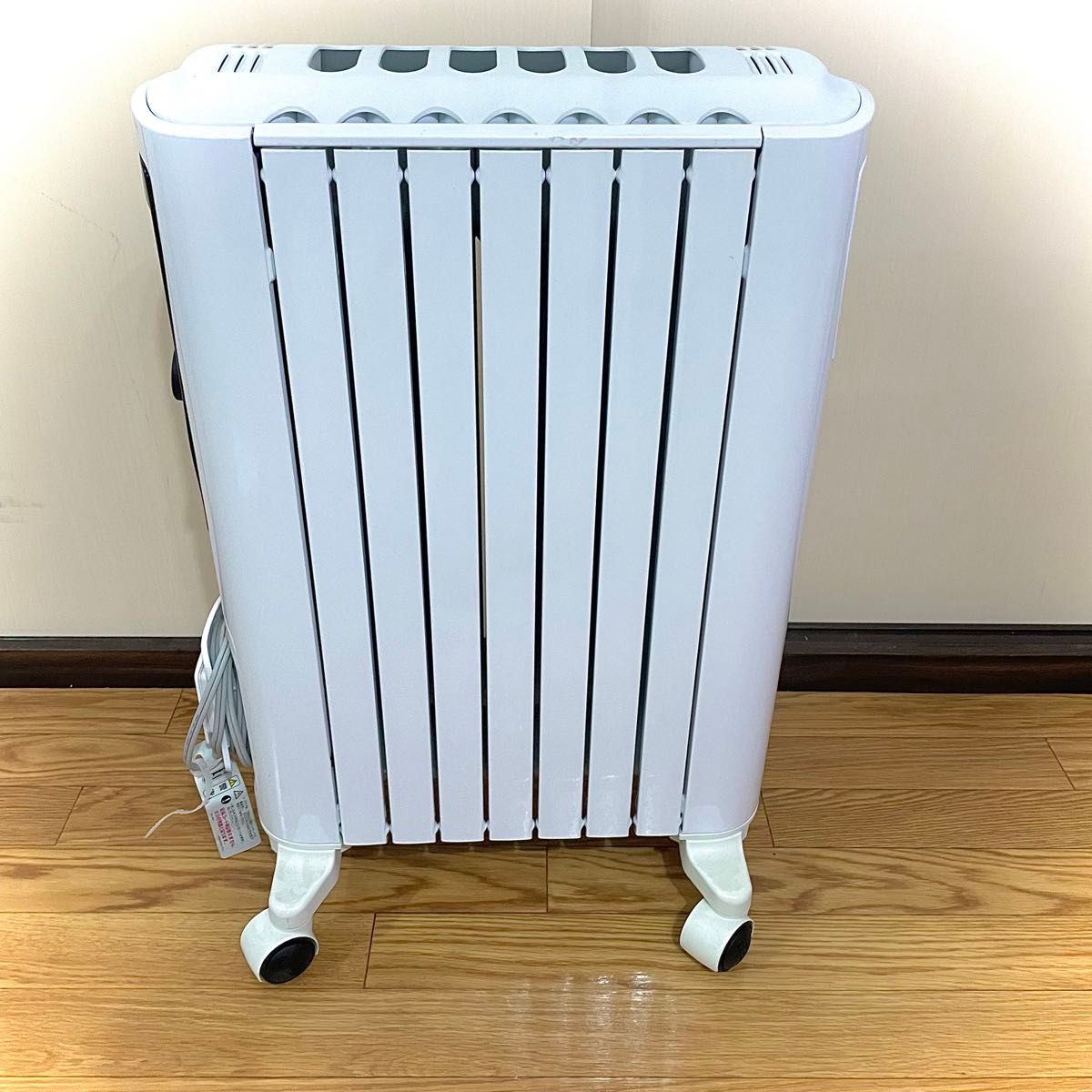 美品》説明書付き デロンギ オイルヒーター ユニカルド 8~10畳 美品》説明書付き デロンギ オイルヒーター ユニカルド 8~10畳