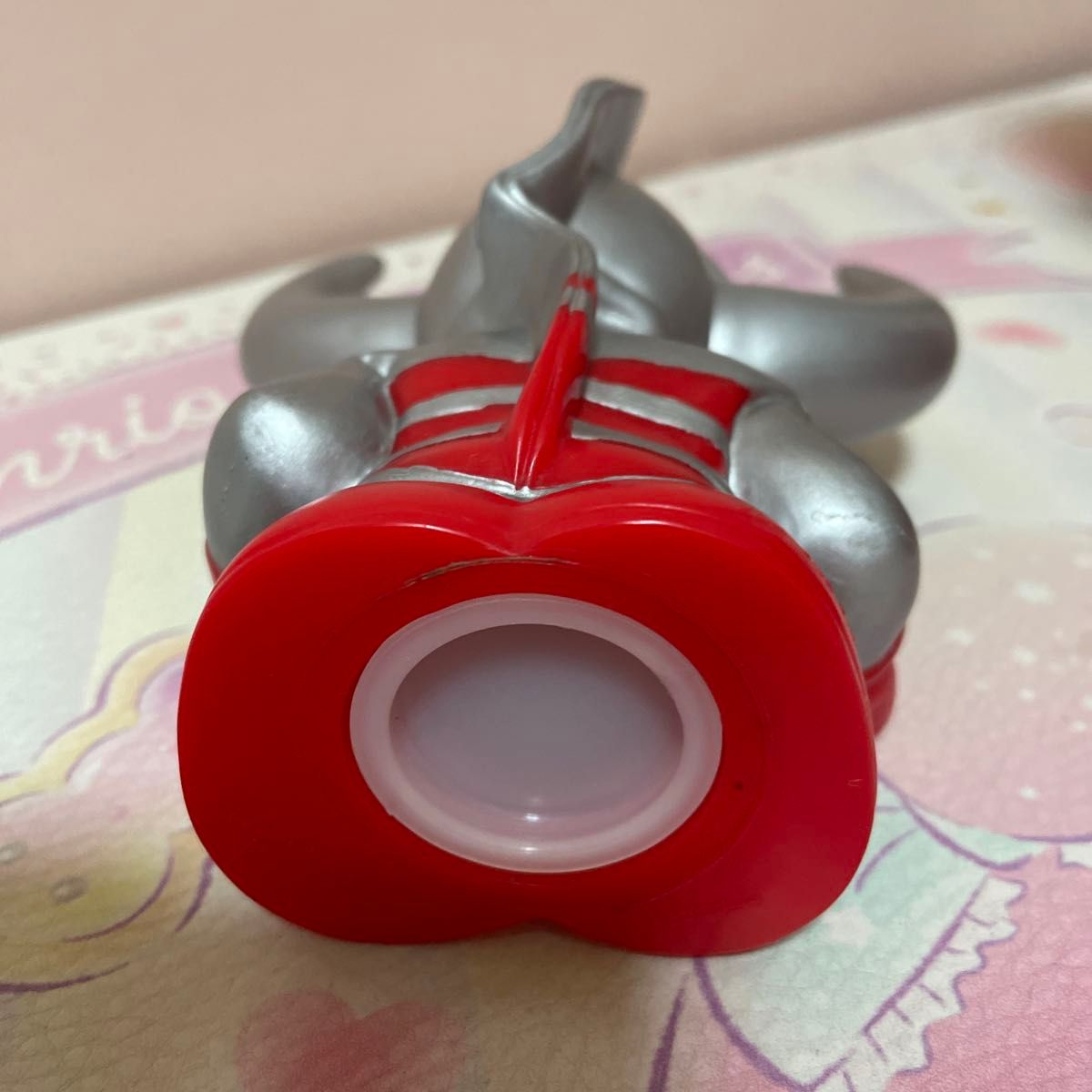 ラナ製のウルトラセブンの大きい貯金箱とバンプレスト製の小さい ラナ製のウルトラセブンの大きい貯金箱とバンプレスト製の小さい