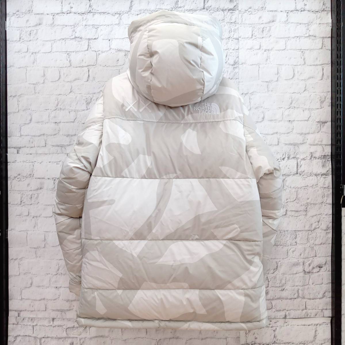 THE NORTH FACE ダウンジャケット KAWS RETRO 1994 HIMALAYAN THE NORTH FACE ダウンジャケット KAWS RETRO 1994 HIMALAYAN