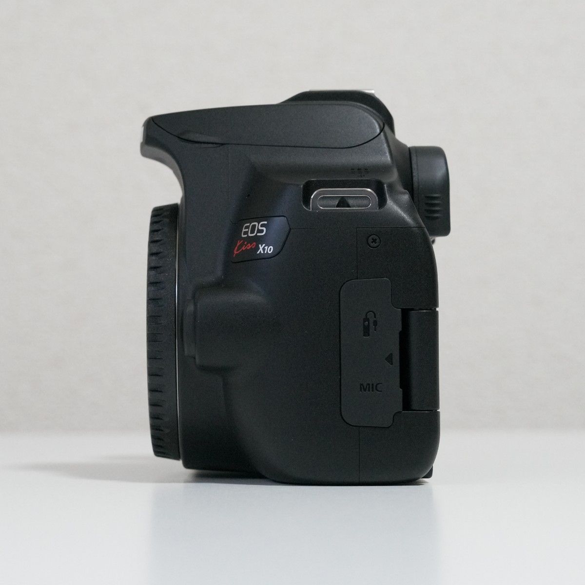 メーカー再調整品】Canon EOS Kiss X10 ダブルズームキット メーカー再調整品】Canon EOS Kiss X10 ダブルズームキット