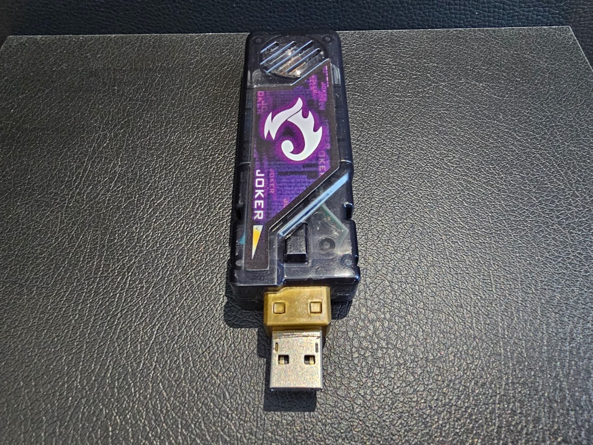 使えるUSBに改造 ジョーカーメモリ USBメモリ カスタム ガイア 使えるUSBに改造 ジョーカーメモリ USBメモリ カスタム ガイア