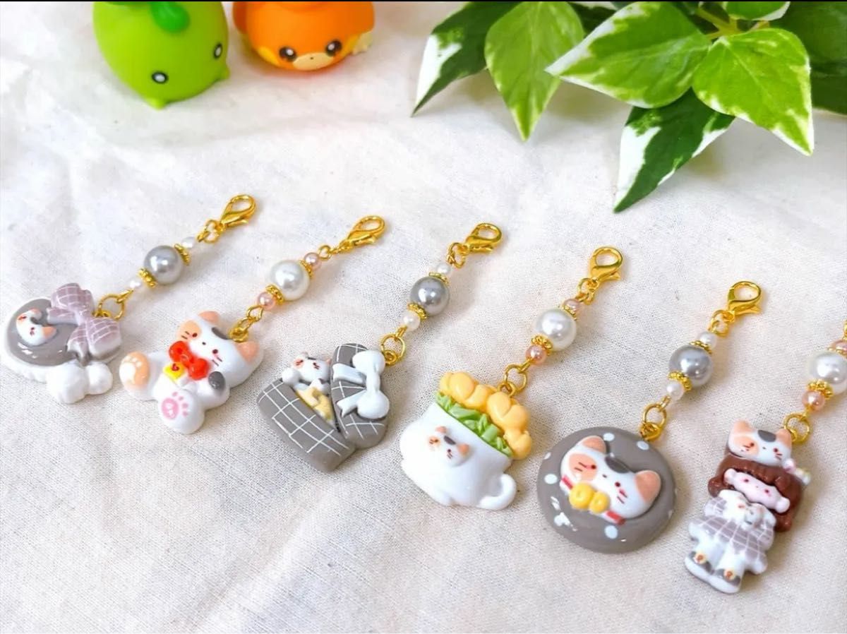 【183】ねこチャーム　ハンドメイド　リボン　アニマル　動物　コネクター　パール　花　ミニチュア　ファスナーチャーム
