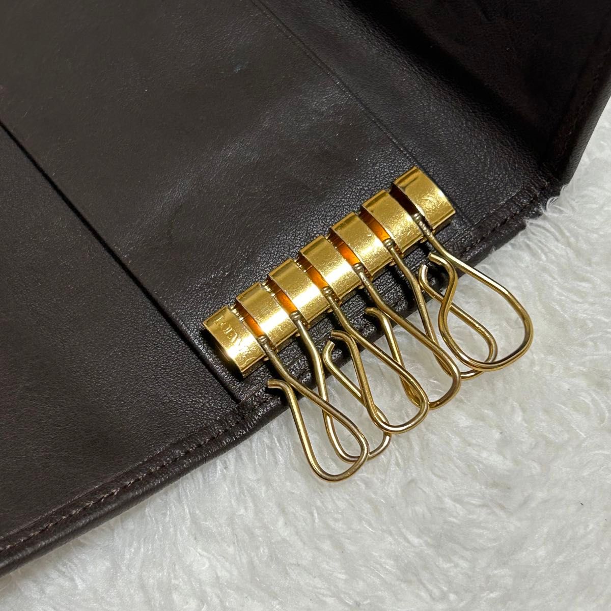 LOEWE ロエベ 6連 キーケース スウェード ロゴ 型押し LOEWE ロエベ 6連 キーケース スウェード ロゴ 型押し