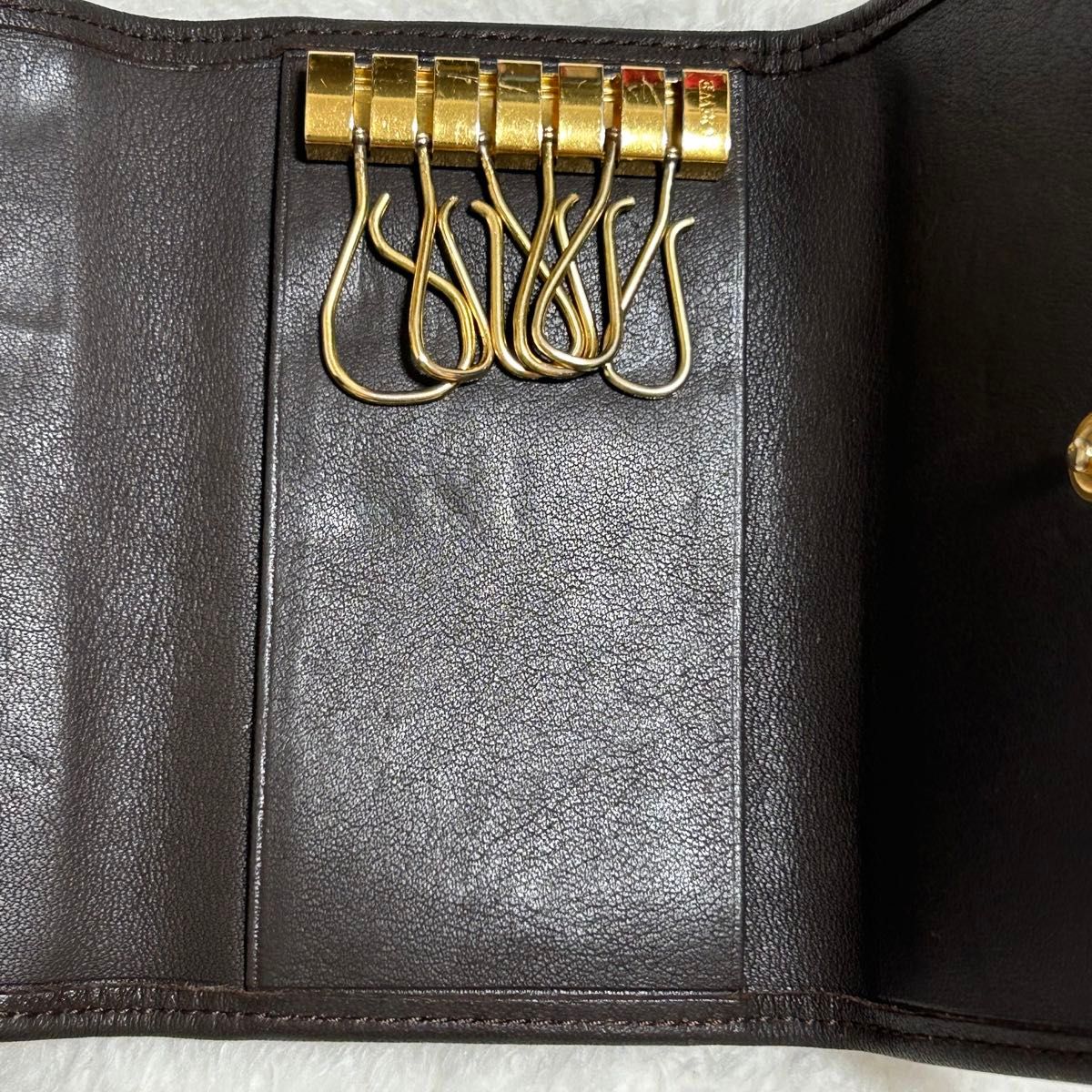 LOEWE ロエベ 6連 キーケース スウェード ロゴ 型押し LOEWE ロエベ 6連 キーケース スウェード ロゴ 型押し