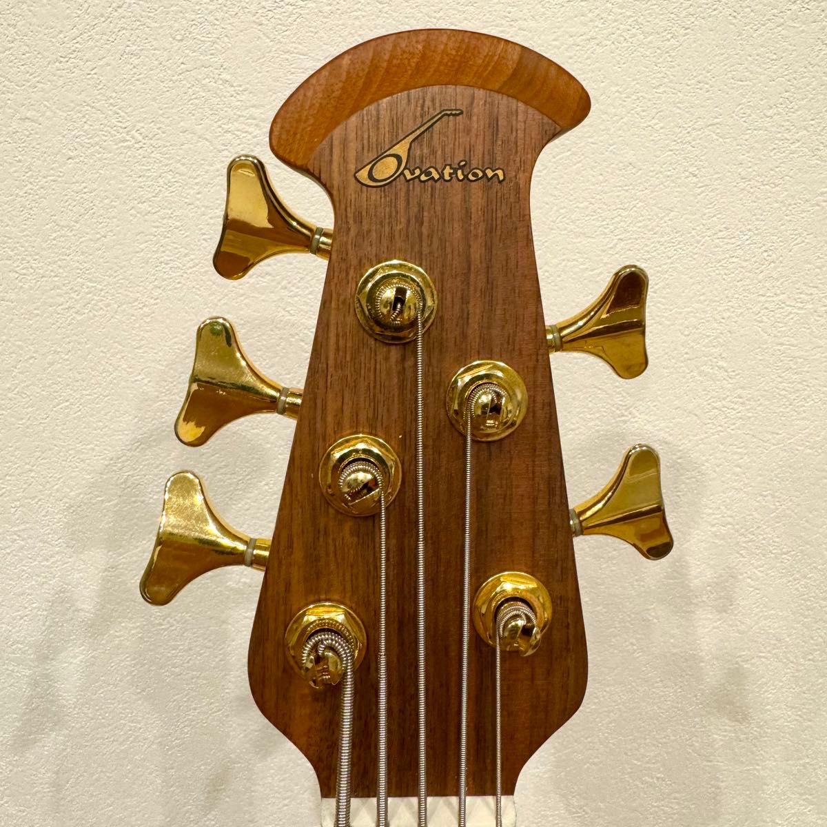 超希少】Ovation CS275 エレアコベース 5弦 ハードケース 極美品 超希少】Ovation CS275 エレアコベース 5弦 ハードケース 極美品