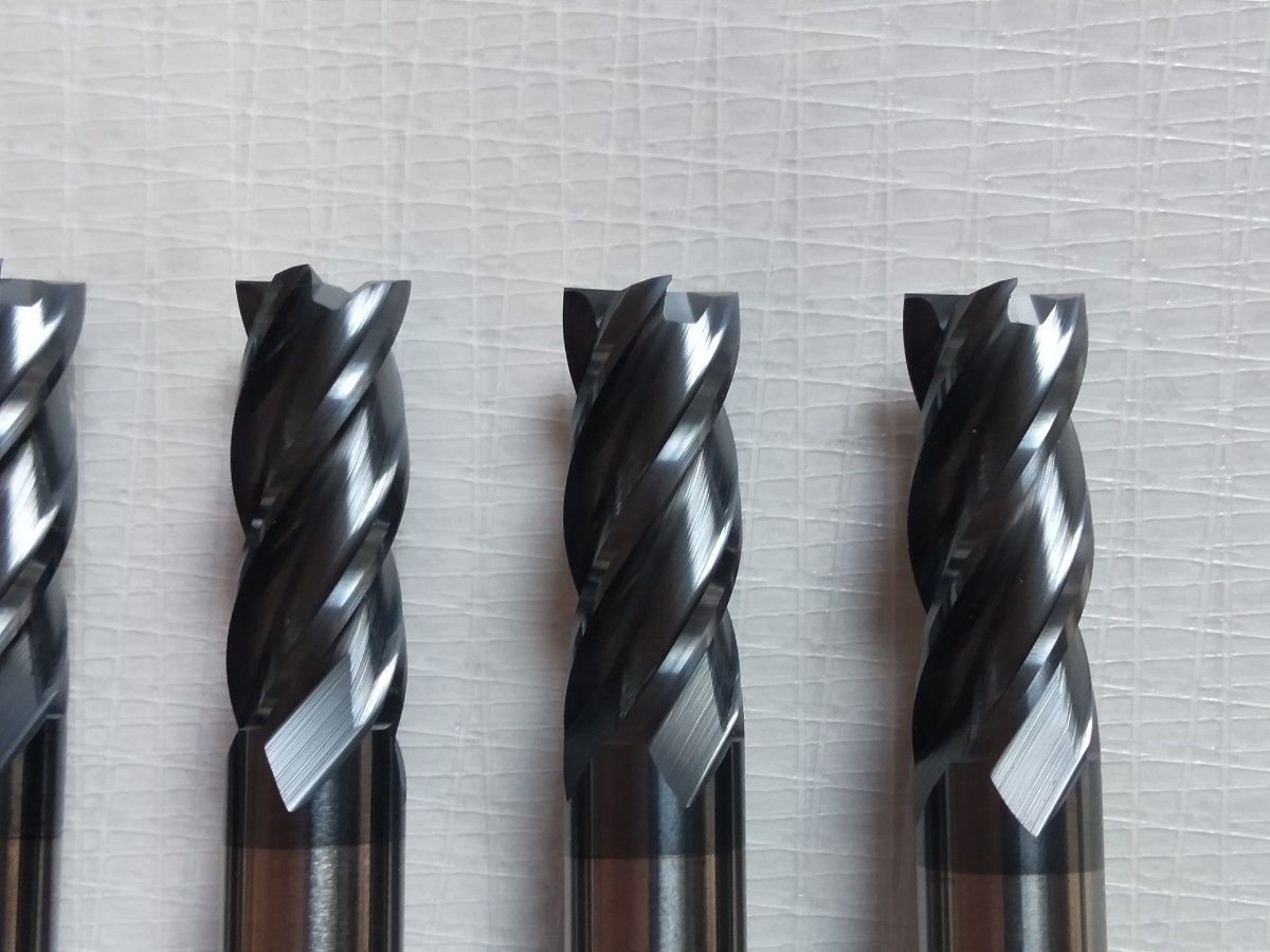 超硬 エンドミル 4枚刃 10mm 10本 チタンコーティング 未使用品 超硬 エンドミル 4枚刃 10mm 10本 チタンコーティング 未使用品