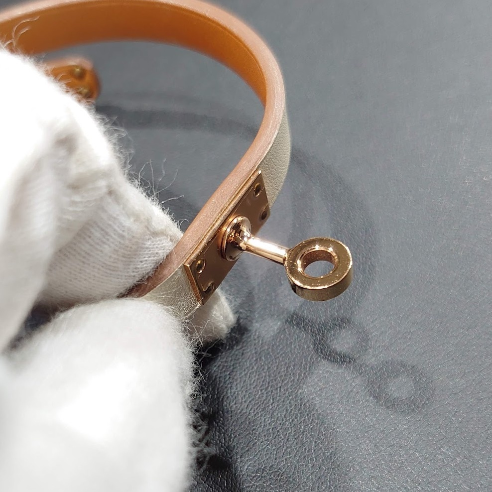 未使用】箱付 国内正規品 HERMES エルメス レザー ブレスレット 未使用】箱付 国内正規品 HERMES エルメス レザー ブレスレット