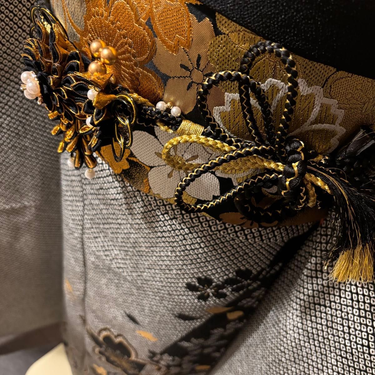 美品 総絞り 黒金 桜模様 金彩 逸品 振袖 フルセット 振り袖 美品 総絞り 黒金 桜模様 金彩 逸品 振袖 フルセット 振り袖