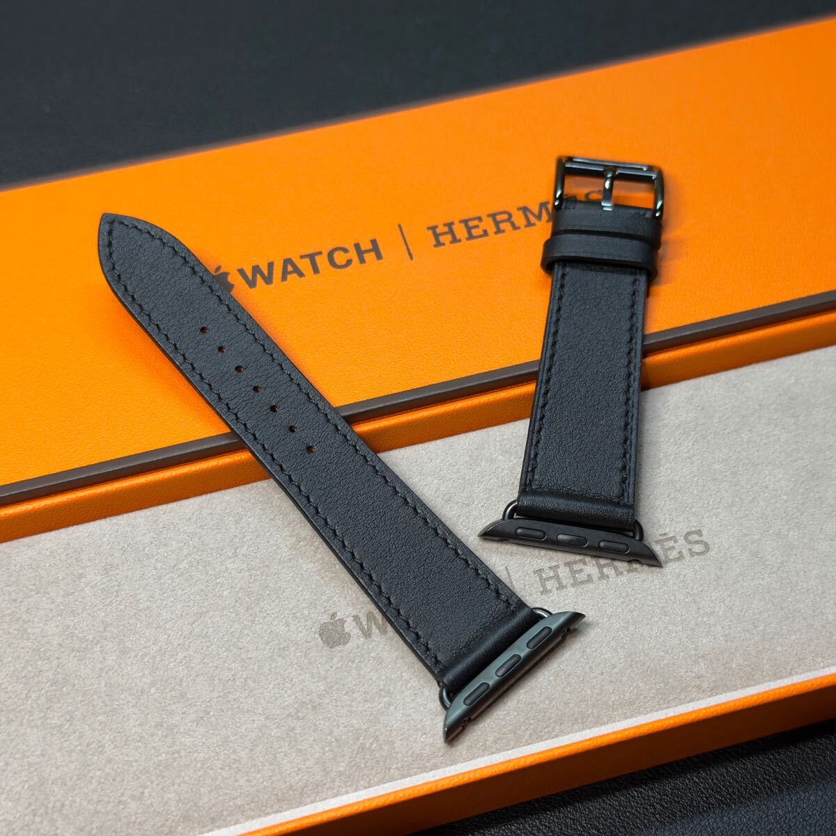 即決 美品 HERMES Apple Watch 41mm 40mm ブラック 黒 シンプル