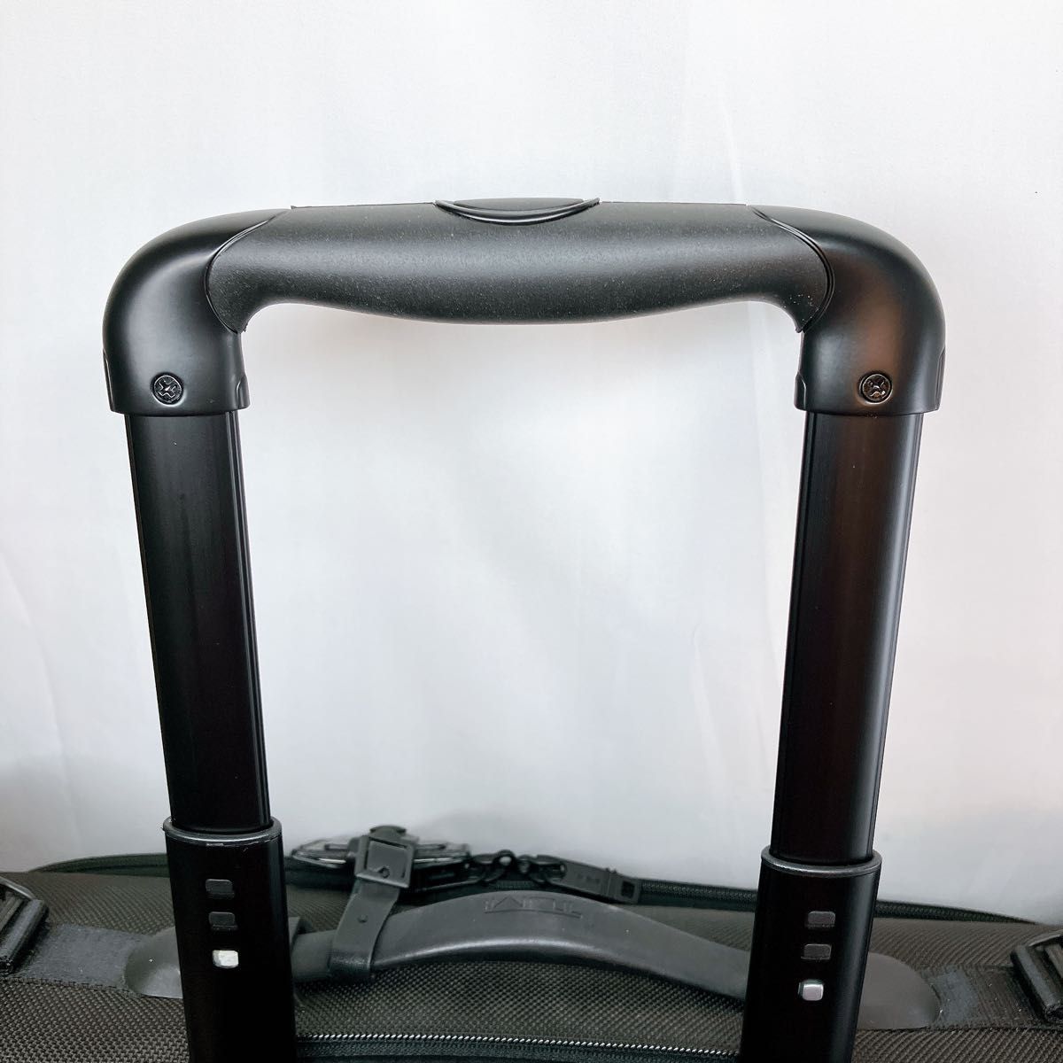 美品】 TUMI 22037DH アルファ ホイール キャリーオン 美品】 TUMI 22037DH アルファ ホイール キャリーオン