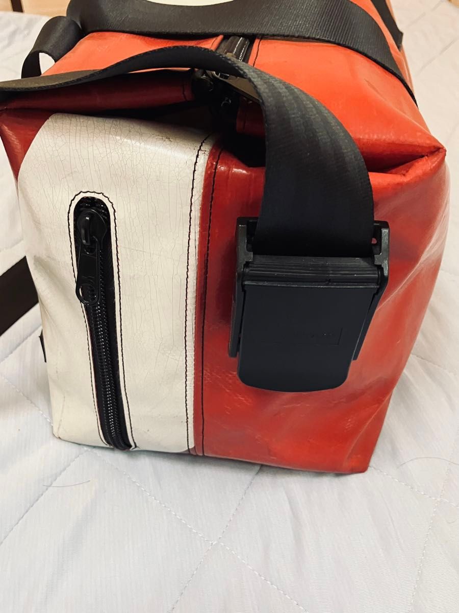 フライターグ FREITAG F45 LOIS スポーツバッグ USED 赤×白 フライターグ FREITAG F45 LOIS スポーツバッグ USED 赤×白