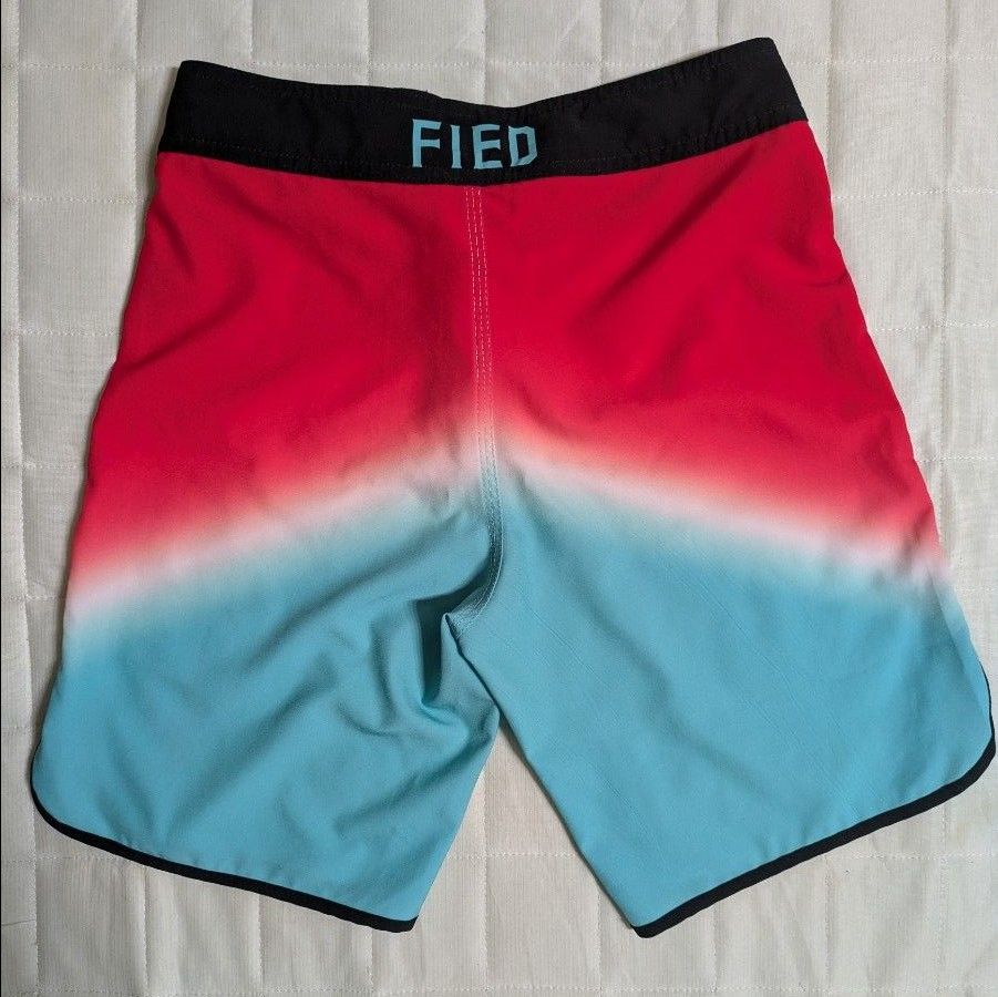 新品・未使用品】FIEDフィジークサーフパンツ ライジングサン 30 新品・未使用品】FIEDフィジークサーフパンツ ライジングサン 30