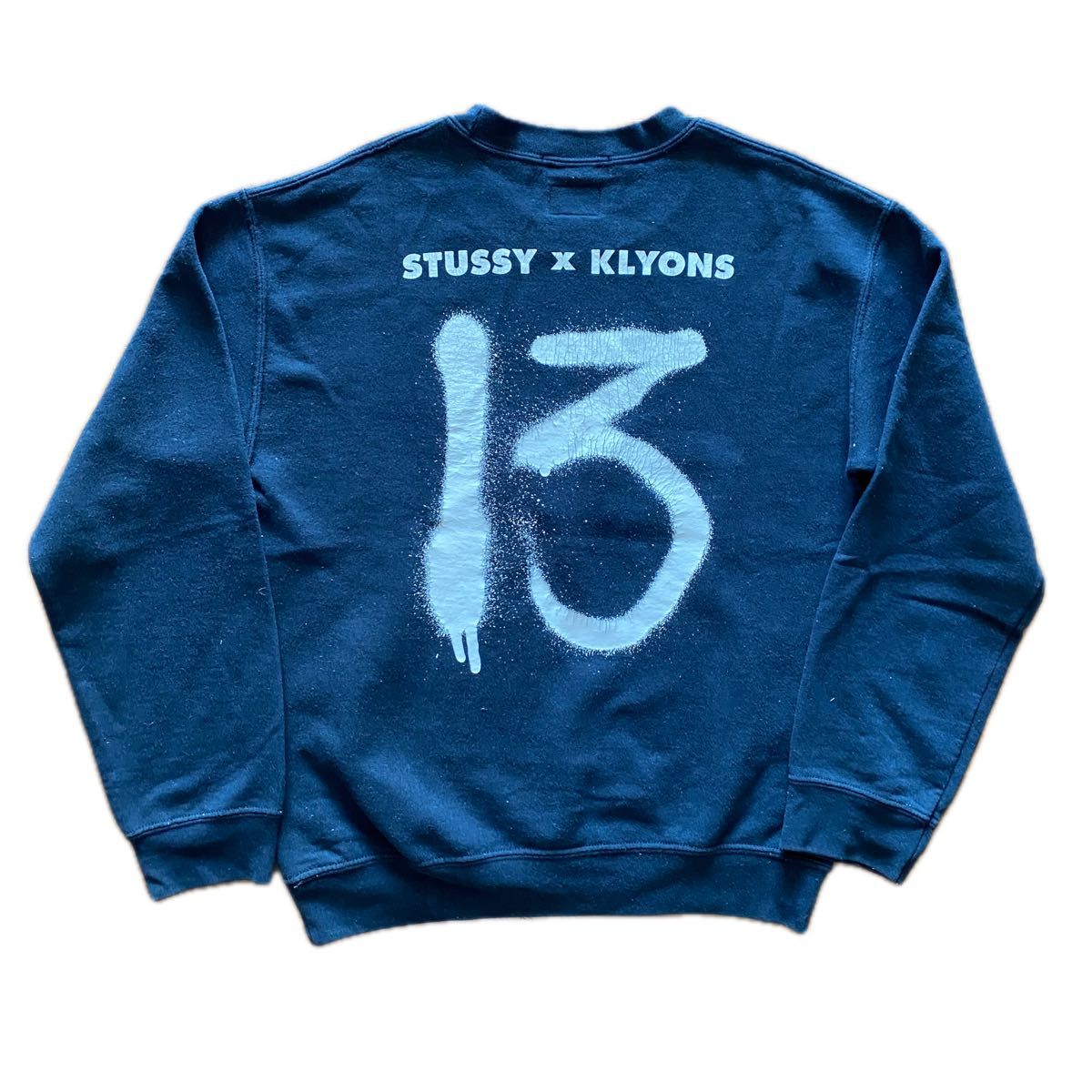 レアコラボ】STUSSY×KEVIN LYONS コラボ スウェット サイズS レアコラボ】STUSSY×KEVIN LYONS コラボ スウェット サイズS