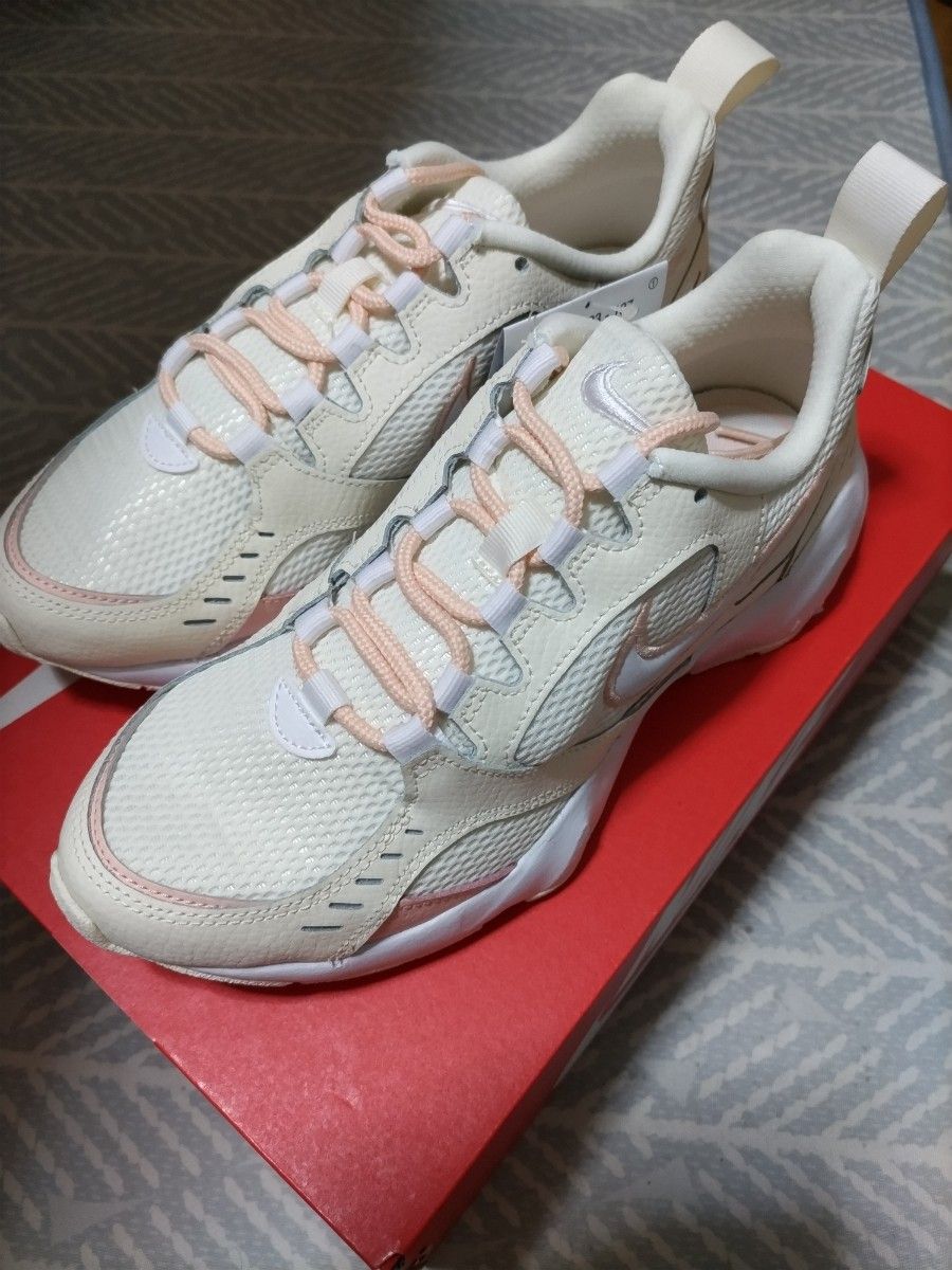 新品 ナイキ NIKE AIR HEIGHTS 24 5センチ スニーカー エアー 新品 ナイキ NIKE AIR HEIGHTS 24 5センチ スニーカー エアー