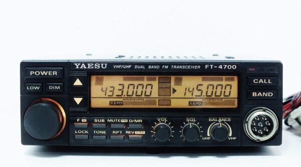 YAESU 144/430Mhz デュアルバンド モービル機 FT-4700 YAESU FT-4700 144/430MHz デュアルバンドモービル機