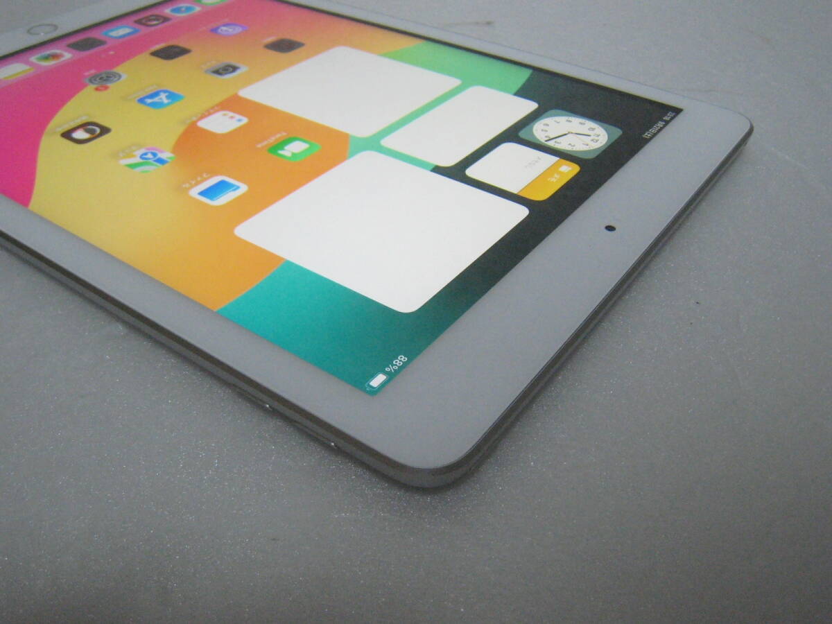 GD724 SIMフリー iPad(第6世代) Wi-Fi+Cellular 32GB シルバー GD724 SIMフリー iPad(第6世代) Wi-Fi+Cellular 32GB シルバー