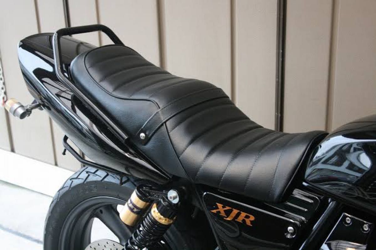 限定価格 おひとつのみ xjr400 タックロールシート 新品未使用 限定価格 おひとつのみ xjr400 タックロールシート 新品未使用